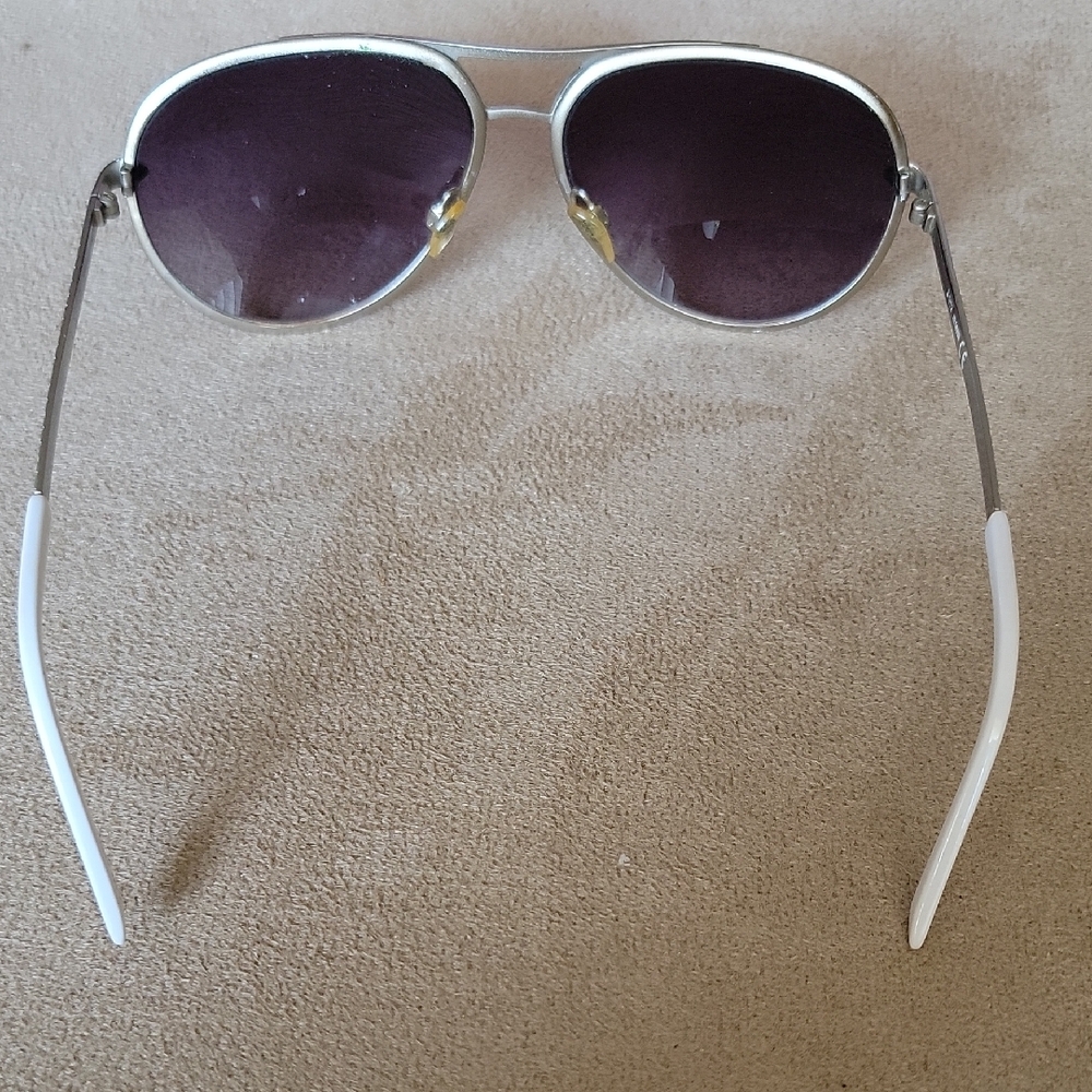 White and Silver Aviator Sunglasses - Picture 4 of 10